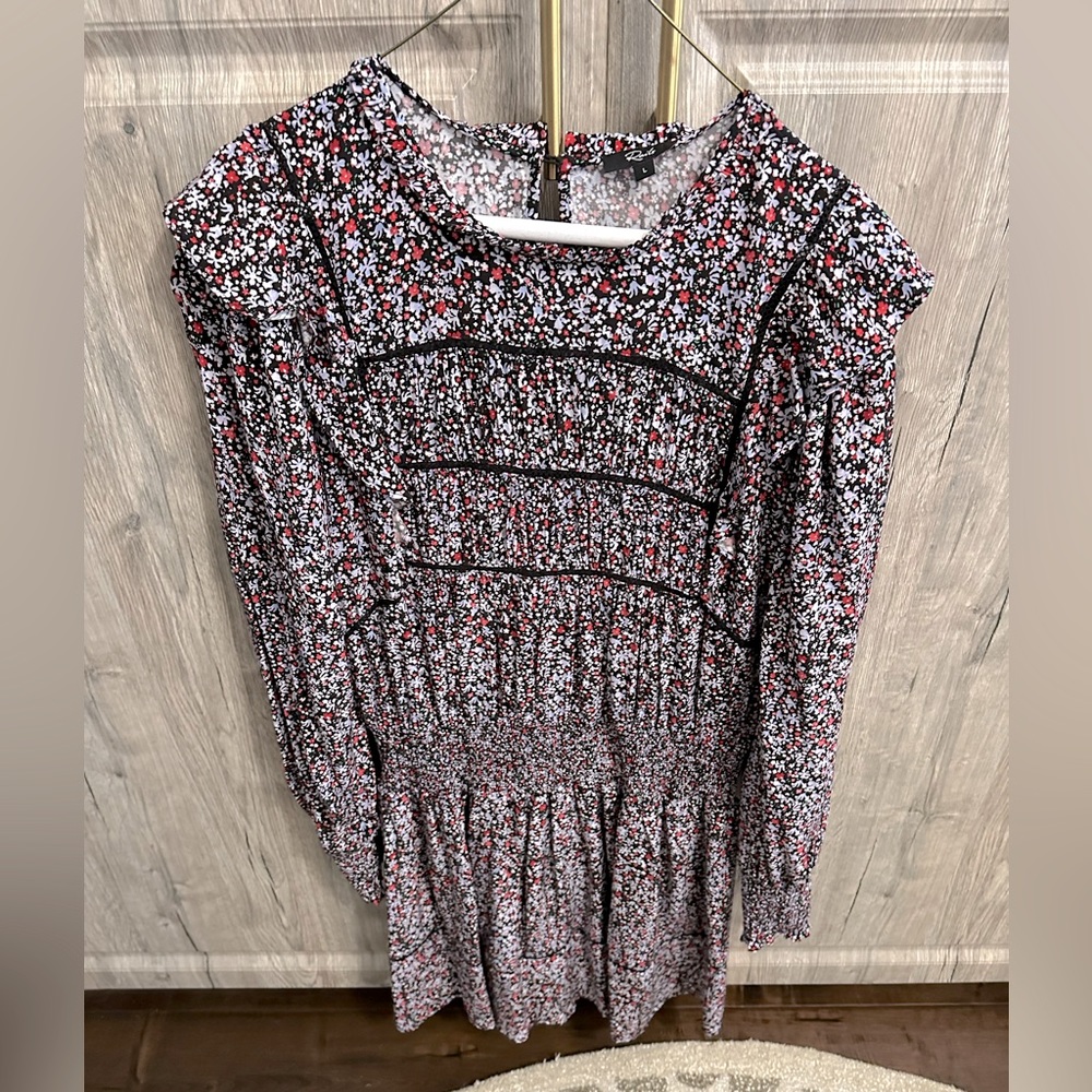 Like New! Rails “Faren” smocked ruffled long sleeve printed dress size Large